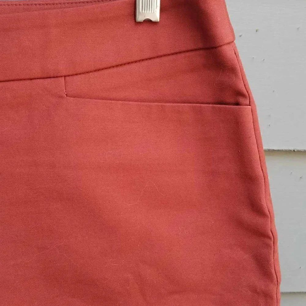 Apt 9 Rust Shorts size 8 - Picture 8 of 12